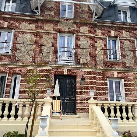 Villa Le Manoir De La Baronnie à Norrey-en-Auge Extérieur photo