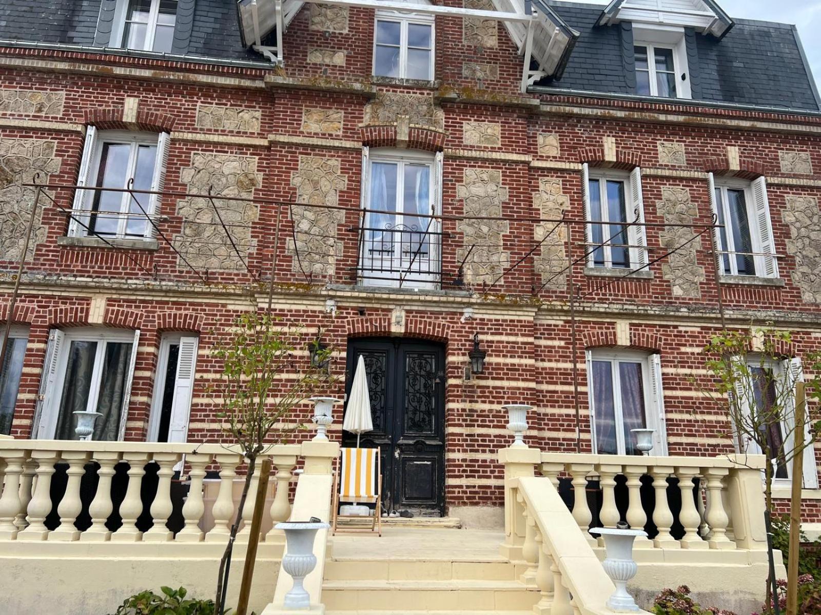 Villa Le Manoir De La Baronnie à Norrey-en-Auge Extérieur photo